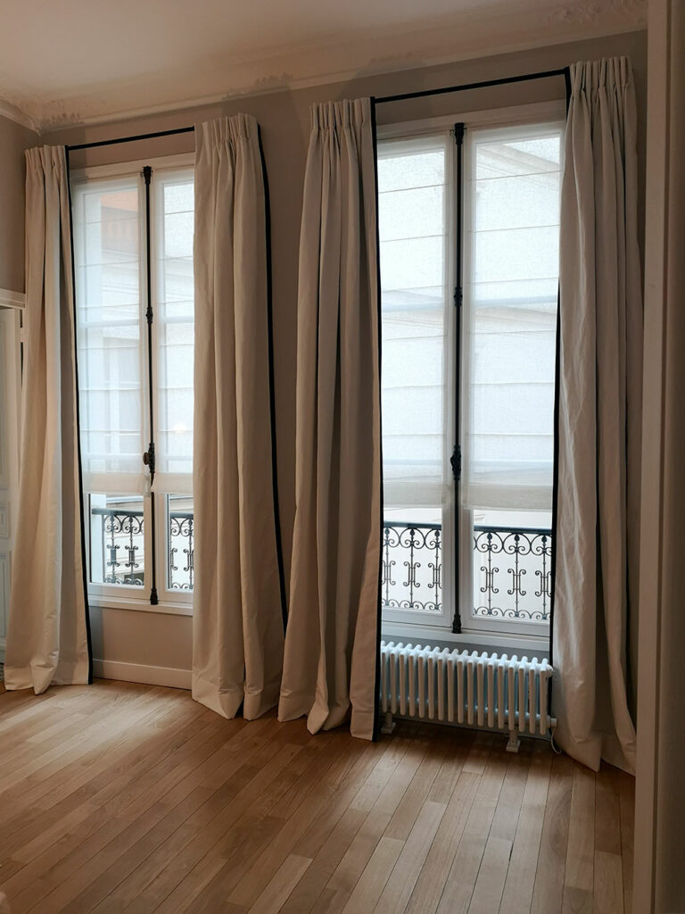 Habillage textile sur-mesure – Pied-à-terre parisien Élitis & Kinnasand